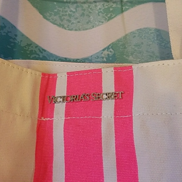 Victoria's Secret Tote - Picture 2 of 3
